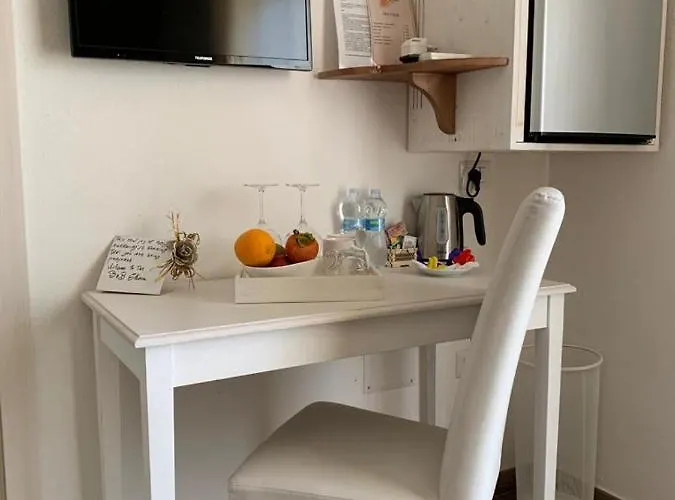 לינה וארוחת בוקר Etesia 3*